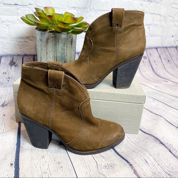 Vince Camuto Shoes - Vince Camuto ‘Hillsy’ Almond Toe Ankle Bootie